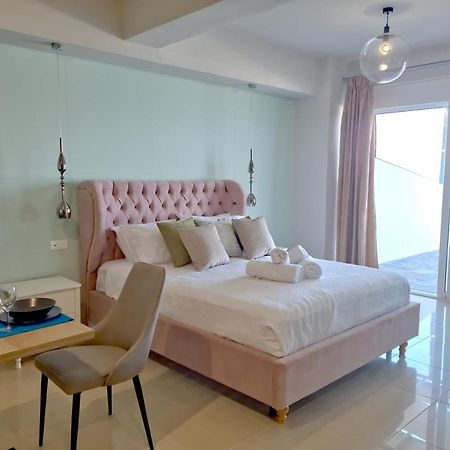 Epipleon Luxury Suites -106- Δωμάτιο 40Τμ Με Βεράντα 45Τμ Μπροστά Στην Θάλασσα 나프팍토스 외부 사진