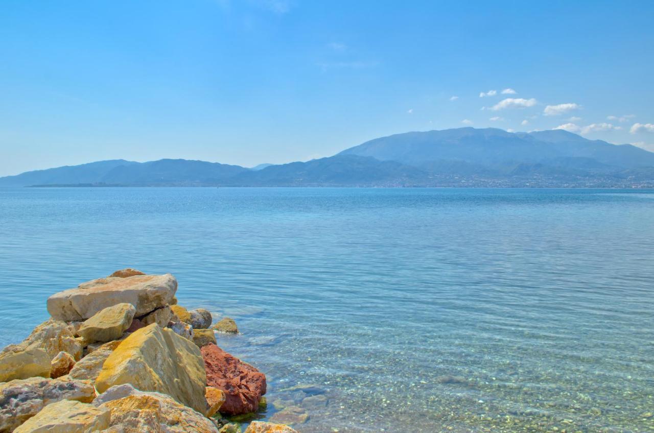Epipleon Luxury Suites -106- Δωμάτιο 40Τμ Με Βεράντα 45Τμ Μπροστά Στην Θάλασσα 나프팍토스 외부 사진