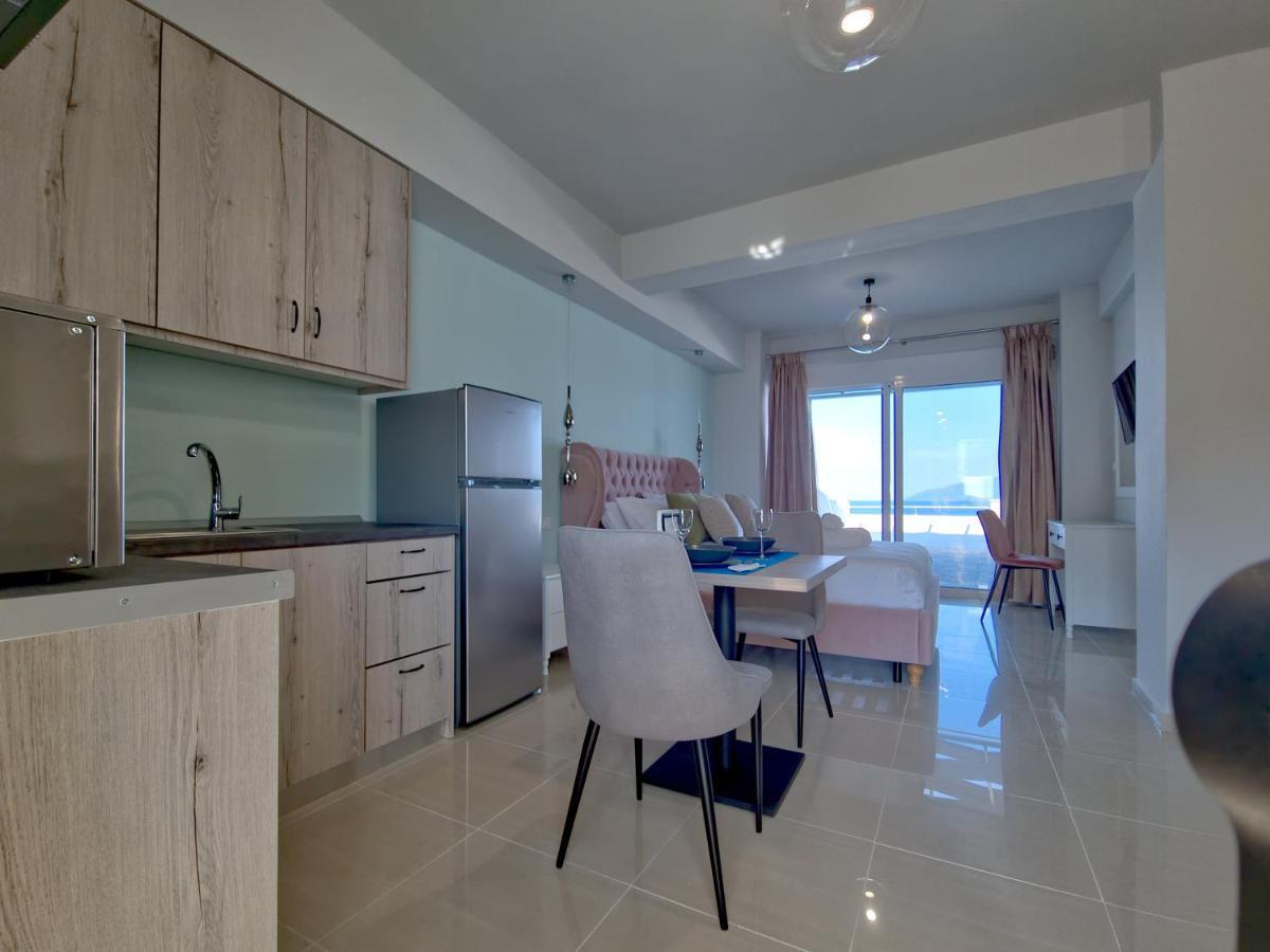 Epipleon Luxury Suites -106- Δωμάτιο 40Τμ Με Βεράντα 45Τμ Μπροστά Στην Θάλασσα 나프팍토스 외부 사진